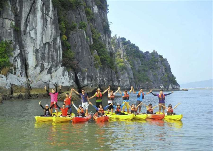 giá đi du thuyền hạ long